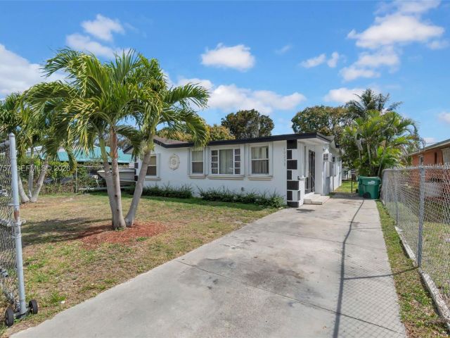 Продажа дома по адресу 10230 SW 172nd St - фото 7493848