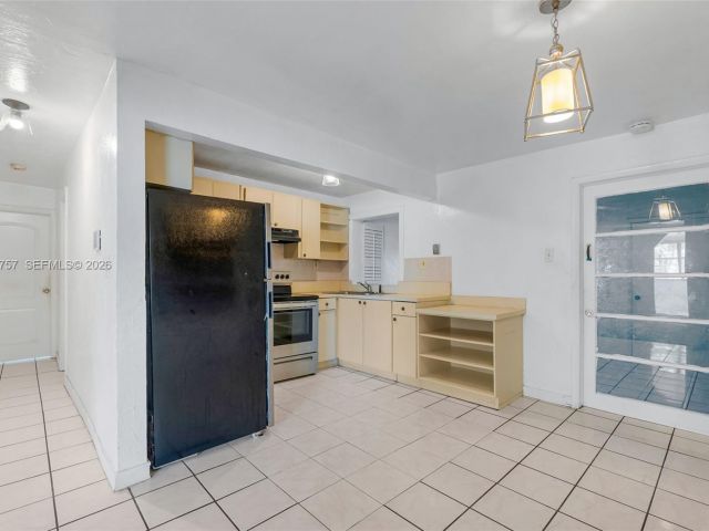 Продажа дома по адресу 10230 SW 172nd St - фото 7493856