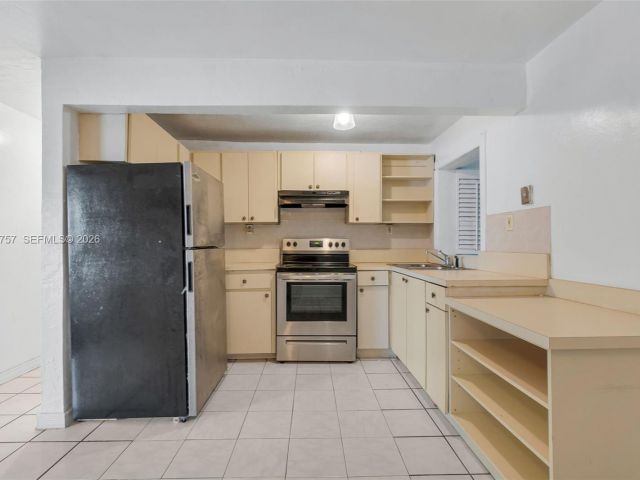 Продажа дома по адресу 10230 SW 172nd St - фото 7493858