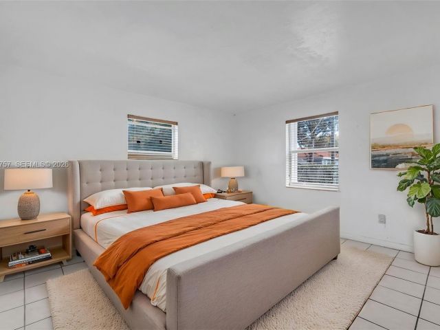 Продажа дома по адресу 10230 SW 172nd St - фото 7493867