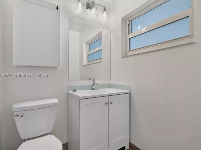 Продажа дома по адресу 3042 Hayes St - фото 9094417