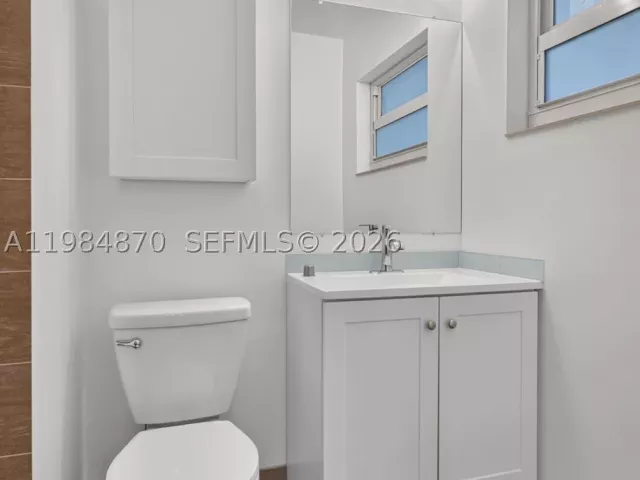 Продажа дома по адресу 3042 Hayes St - фото 9094418