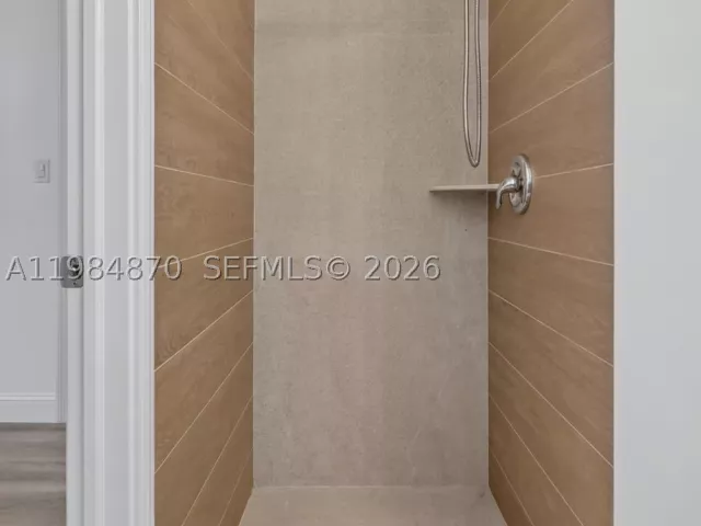 Продажа дома по адресу 3042 Hayes St - фото 9094420