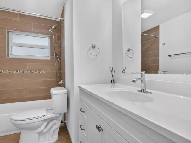 Продажа дома по адресу 3042 Hayes St - фото 9094421