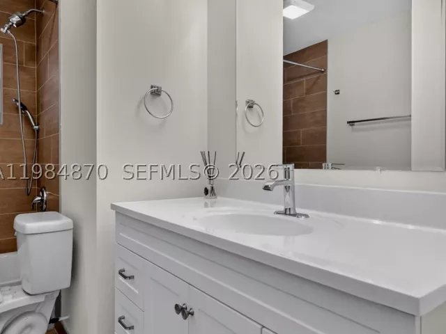 Продажа дома по адресу 3042 Hayes St - фото 9094422