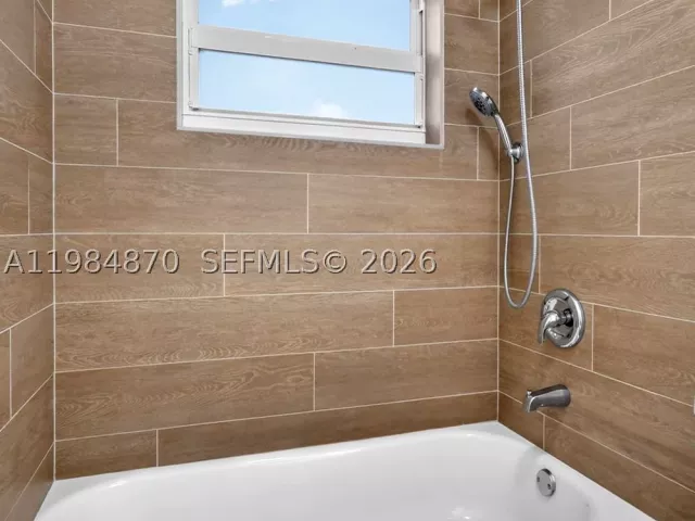 Продажа дома по адресу 3042 Hayes St - фото 9094424