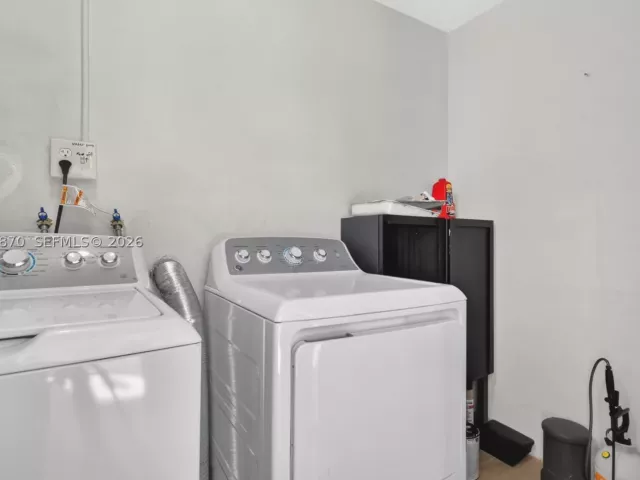 Продажа дома по адресу 3042 Hayes St - фото 9094428