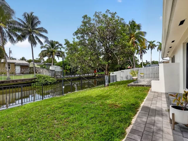 Продажа дома по адресу 3042 Hayes St - фото 9094437
