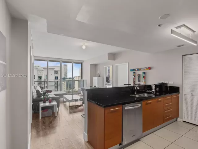 Продажа квартиры #2410 - фото 7488766