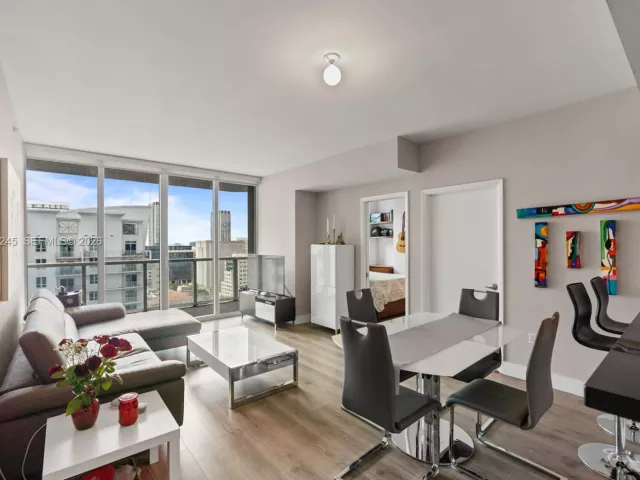 Продажа квартиры #2410 - фото 7488773