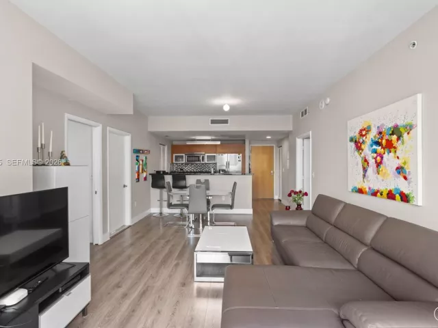 Продажа квартиры #2410 - фото 7488774