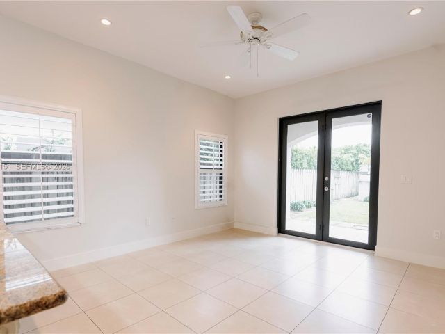 Продажа дома по адресу 2030 SW 60th Ave - фото 7493815