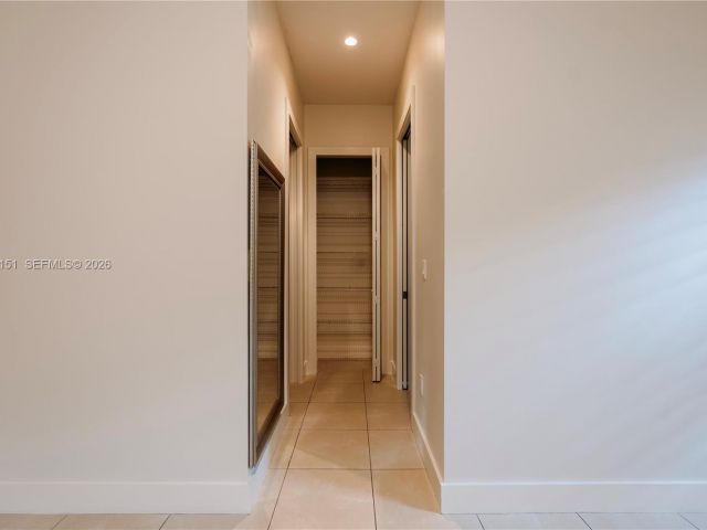 Продажа дома по адресу 2030 SW 60th Ave - фото 7493818