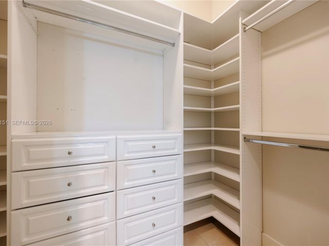 Продажа дома по адресу 2030 SW 60th Ave - фото 7493819