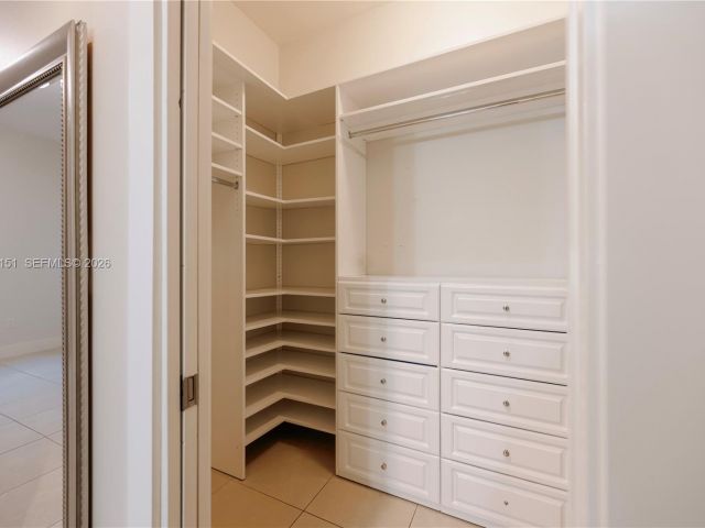 Продажа дома по адресу 2030 SW 60th Ave - фото 7493820