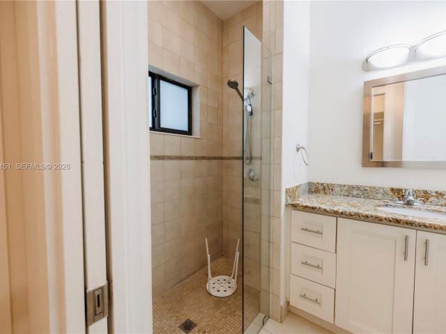 Продажа дома по адресу 2030 SW 60th Ave - фото 7493822