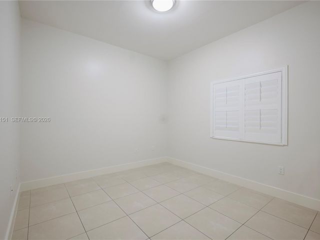 Продажа дома по адресу 2030 SW 60th Ave - фото 7493825