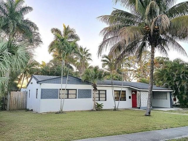 Продажа дома по адресу 521 E Evanston Cir - фото 7481609