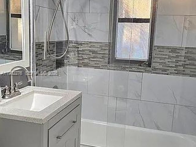 Продажа дома по адресу 521 E Evanston Cir - фото 7481618
