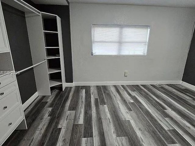 Продажа дома по адресу 521 E Evanston Cir - фото 7481625