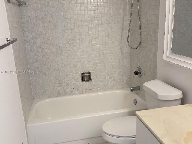 Дом в аренду по адресу 10060 NW 9th St Cir 4 - фото 7466366