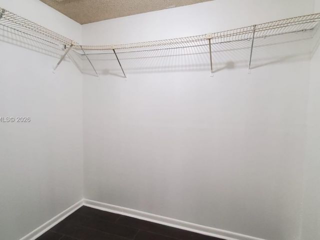 Дом в аренду по адресу 12266 NW 10th St 0 - фото 7454413