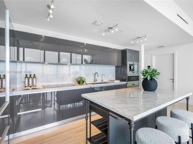 Продажа квартиры #2703 - фото 7527348