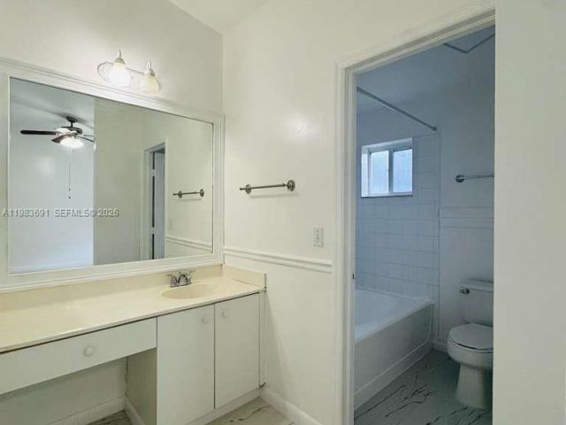 Дом в аренду по адресу 20874 NW 2nd St - фото 7454396