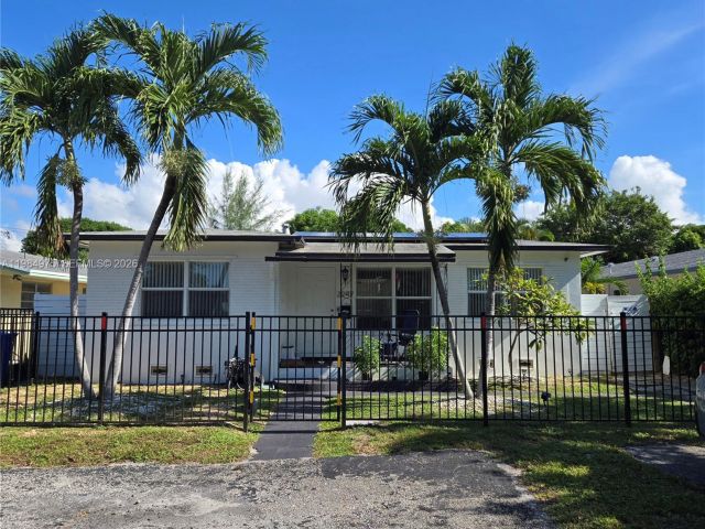 Дом в аренду по адресу 2247 Jackson St - фото 7472151