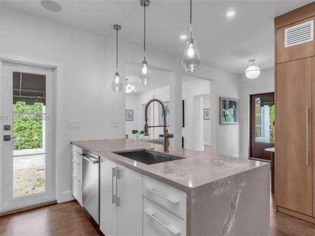 Продажа дома по адресу 1222 Cortez St - фото 7512835