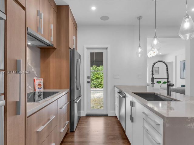 Продажа дома по адресу 1222 Cortez St - фото 7512836