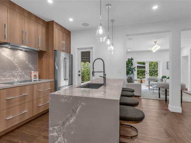 Продажа дома по адресу 1222 Cortez St - фото 7512844