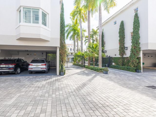 Продажа дома по адресу 261 Navarre Ave B-1 - фото 7470555