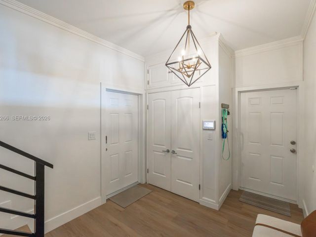 Продажа дома по адресу 261 Navarre Ave B-1 - фото 7470562