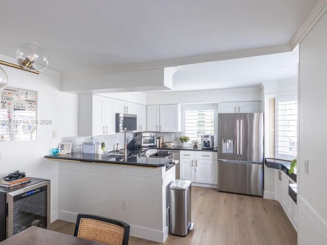 Продажа дома по адресу 261 Navarre Ave B-1 - фото 7470564