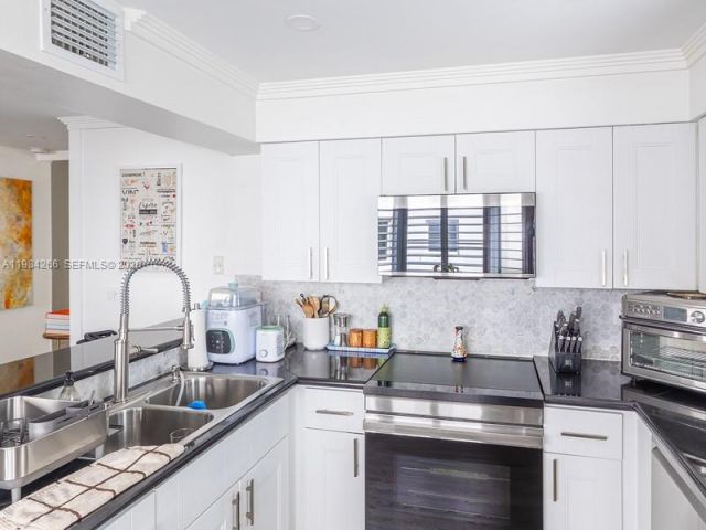 Продажа дома по адресу 261 Navarre Ave B-1 - фото 7470567