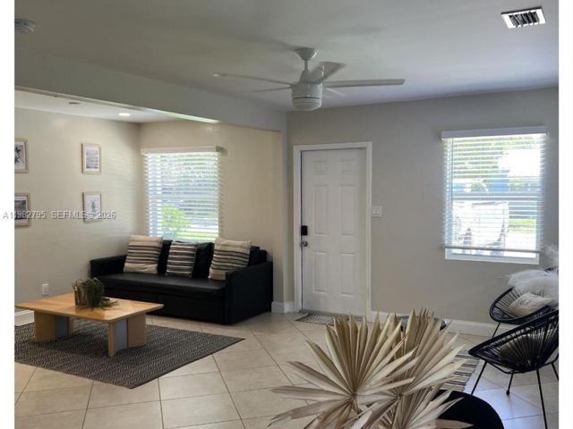 Дом в аренду по адресу 2415 Grant St - фото 7472398