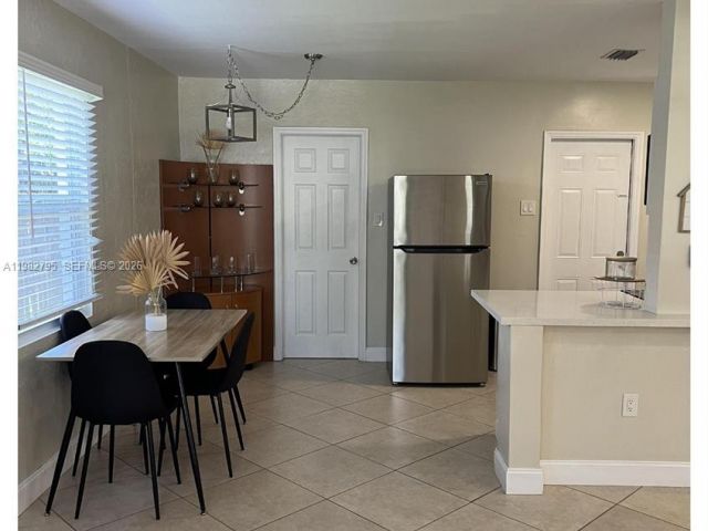 Дом в аренду по адресу 2415 Grant St - фото 7472399