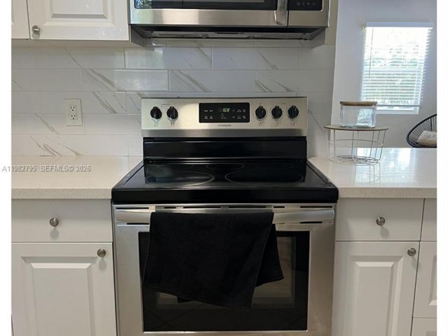 Дом в аренду по адресу 2415 Grant St - фото 7472402