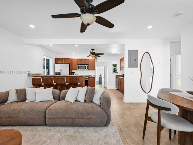 Продажа дома по адресу 1328 N Andrews Ave - фото 7481793