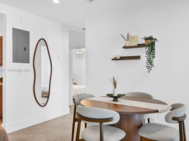 Продажа дома по адресу 1328 N Andrews Ave - фото 7481799