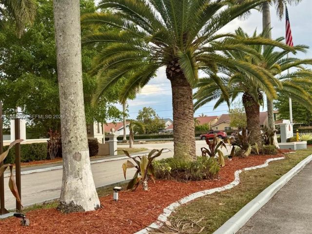 Продажа дома по адресу 3858 SW 153rd Pl - фото 7465803