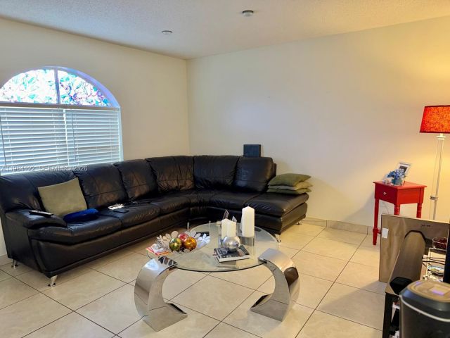 Продажа дома по адресу 3858 SW 153rd Pl - фото 7465818