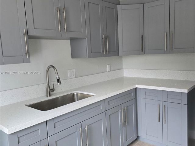 Дом в аренду по адресу 280 NW 31st Ave 0 - фото 7481736