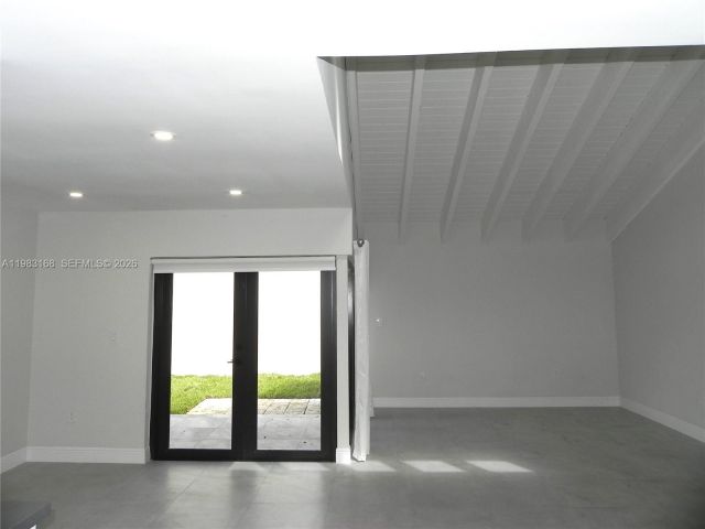 Дом в аренду по адресу 13178 SW 91st Pl 13178 - фото 7465903