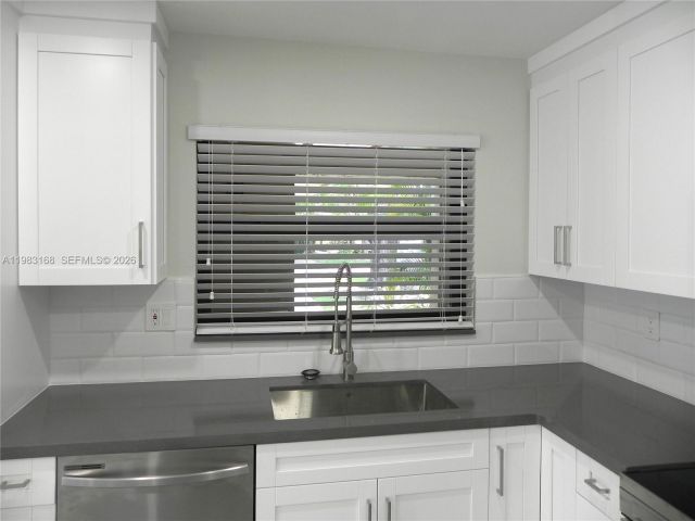 Дом в аренду по адресу 13178 SW 91st Pl 13178 - фото 7465907