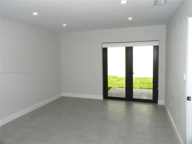 Дом в аренду по адресу 13178 SW 91st Pl 13178 - фото 7465911