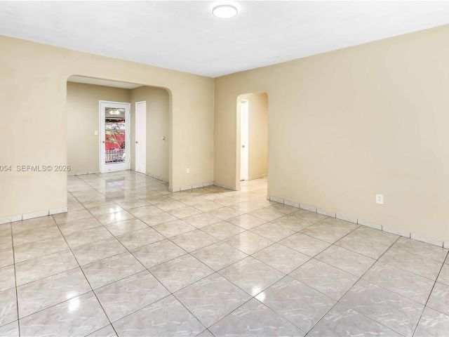 Дом в аренду по адресу 1015 Cortez St - фото 7470467