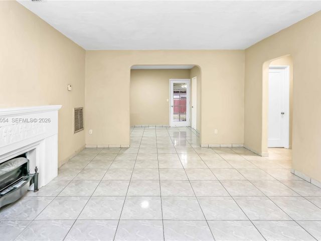 Дом в аренду по адресу 1015 Cortez St - фото 7470469