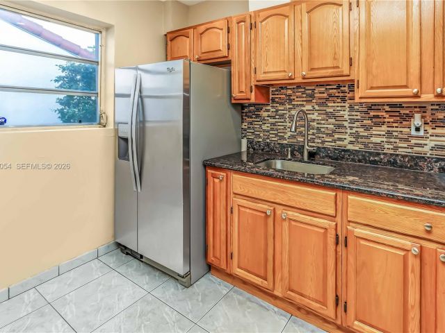 Дом в аренду по адресу 1015 Cortez St - фото 7470471